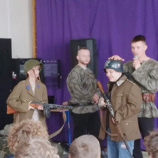Rekonstrukcja w murach szkoły. Historyczne spotkanie dla uczniów