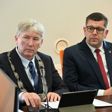 Kwietniowa sesja radnych powiatowych. Kilka godzin o pomocy społecznej