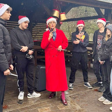 Nowe auto, wiata i parking. Uroczyste przecięcie wstęgi