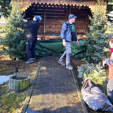 Przedwiosenne porządki w Dębowie. Pogoda dopisała
