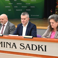 Drogi, sprawozdania i inne tematy. Obrady radnych w Sadkach